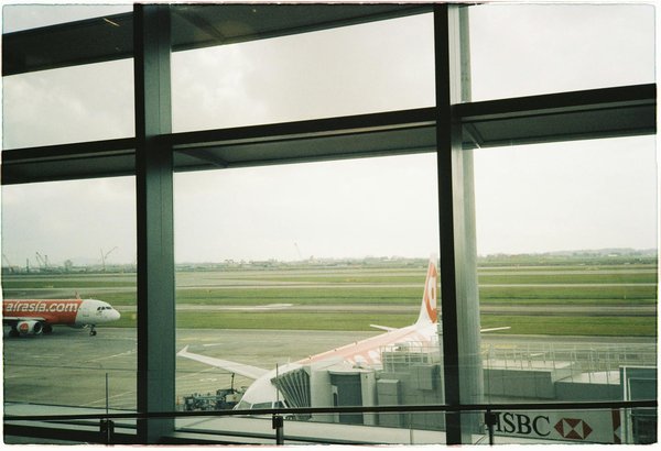 Peut-on trouver une location de vacances en Islande avec des excursions pour observer les aurores boréales et des visites de sources chaudes?